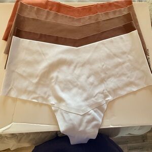 NWOT- Seamless high waisted Neutral color pallet thong